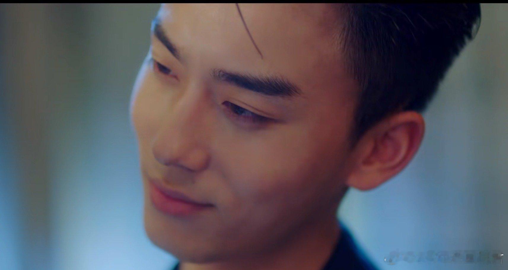 有港回信赵华为胡连馨伟大的暧昧期 这个赵华为真的压迫感十足了。。不得不说如此伟大