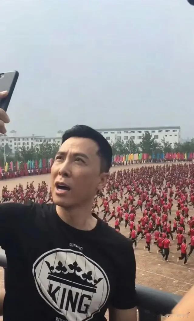 最近塔沟风波不断，我不评价。给你们讲两件去年的事，你们自行评判。去年10月某晚我