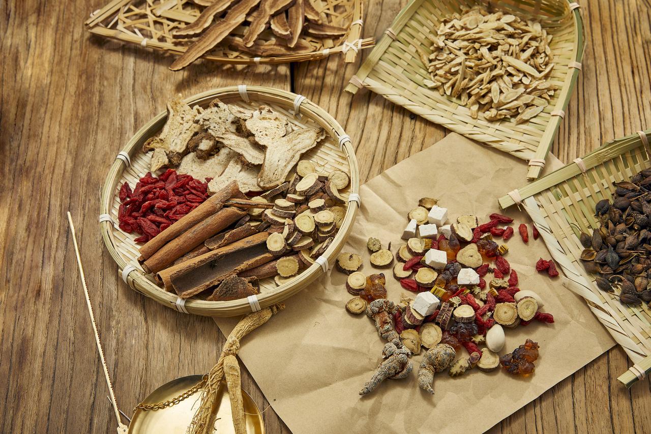 网购中药致儿子进ICU，求医陷阱要警惕！
2026年3月，河南新乡岳女士为治儿子