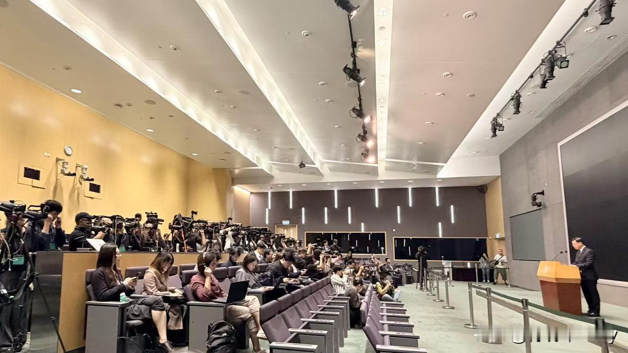 【重磅】香港特首李家超周二上午見記者，公布兩個重要消息：

1）成立獨立委員會，