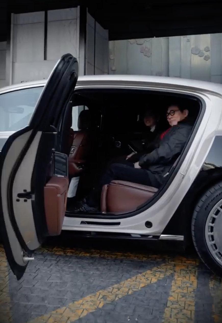 李连杰忍不住跟女儿秀尊界S800李连杰无影嘴在尊界里施展开了李连杰提尊界S800