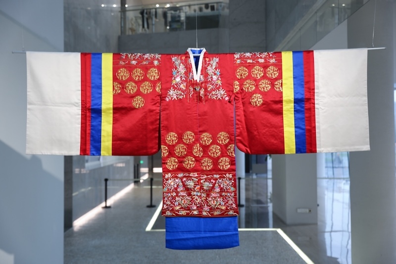 一针一线间，看中韩服饰艺术的传统和现在