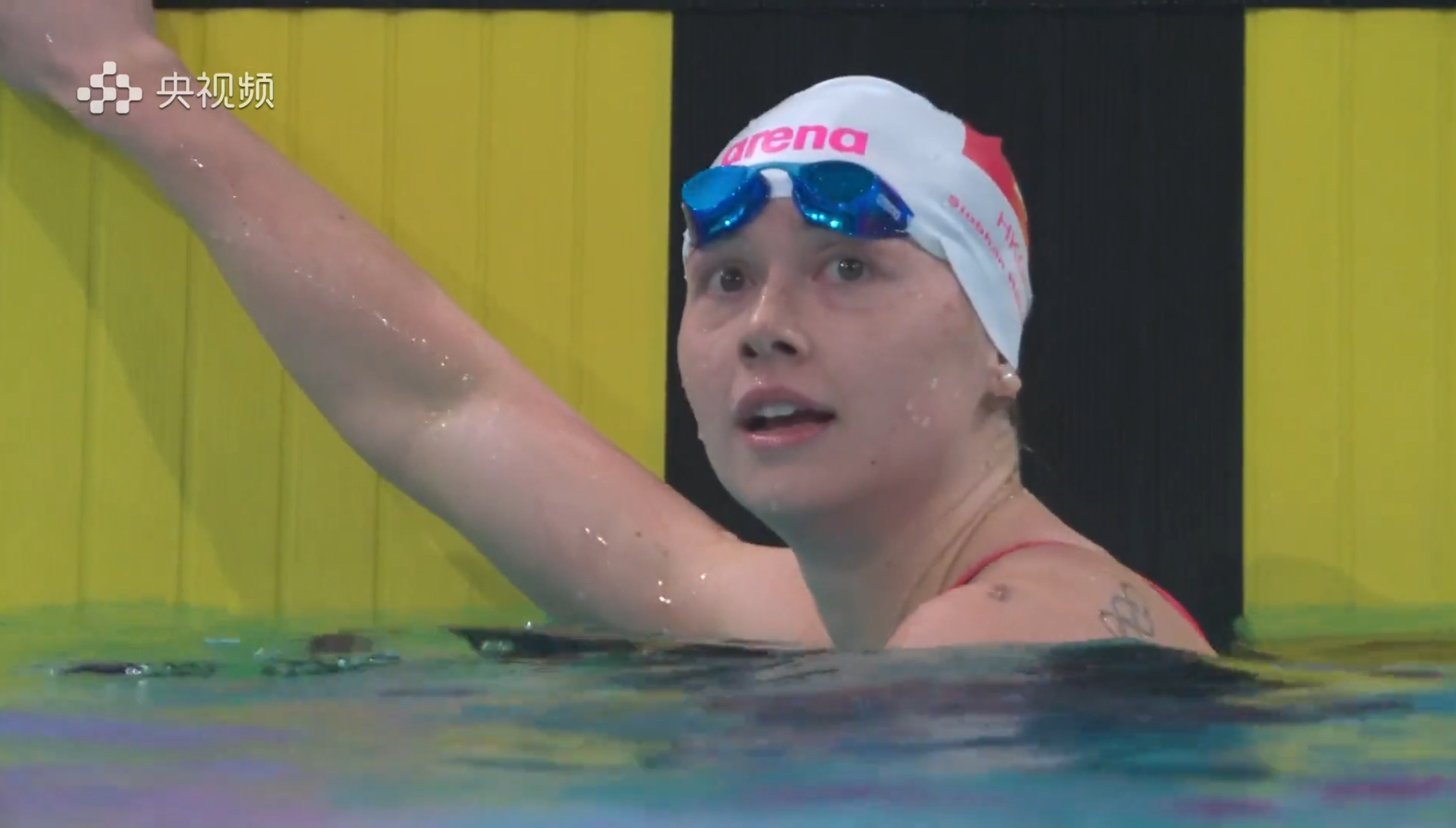 中国香港游泳名将何诗蓓，全运会首秀，轻松晋级女子200米自由泳半决赛。