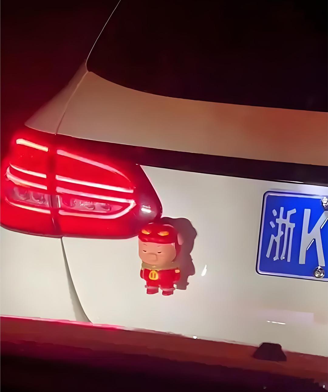 猪猪侠 昨晚上刚好在街上刷到一辆，好委屈的样子哈哈哈，想给他抠下来