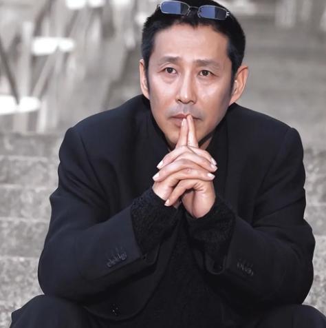 陈道明曾说：“男人最大的本事，就是承担苦难。承担苦难的能力，就是责任的强弱，男人