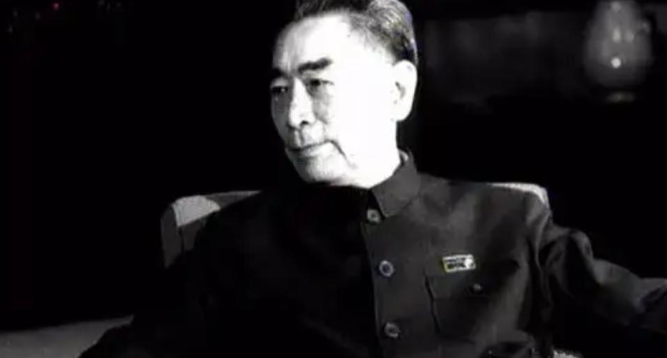 1936年，周总理西安赴国难，共商两党合作大计。

谈判桌上国共代表的茶杯还冒着