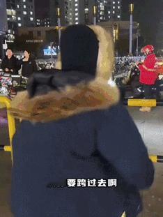 你有过尴尬社死现场吗？你承认不承认都会有过那么一瞬间！
我在上高一的时候，那时候