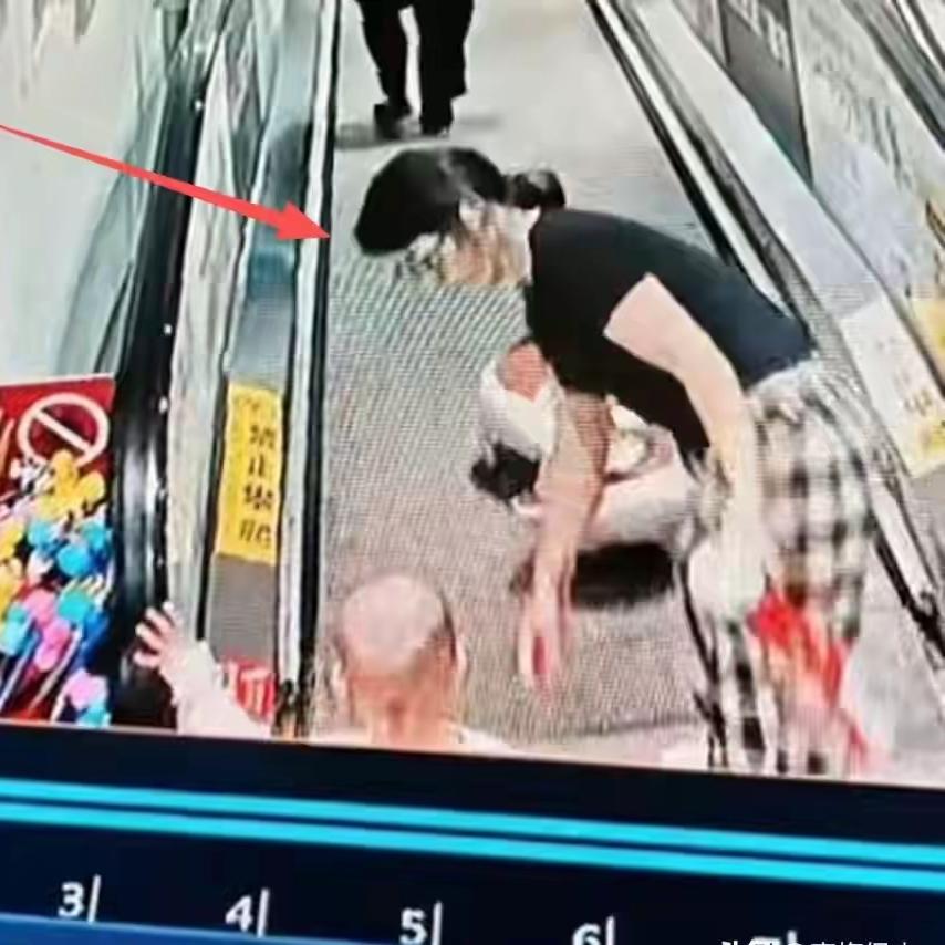 真的越看越心寒，
公共场所的底线，
真的要靠一次次悲剧才能守住吗？
 
    