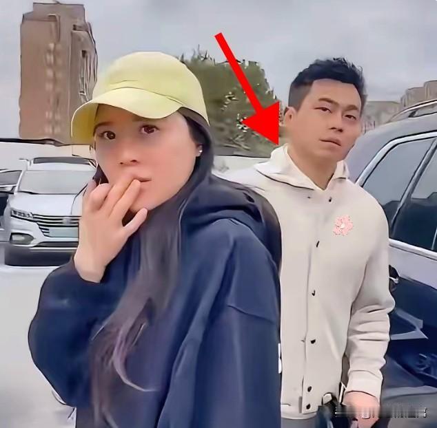 现在好了，
全网都知道了
有妇之夫带小三去产检还被原配抓了正着

许晟骜身为国内