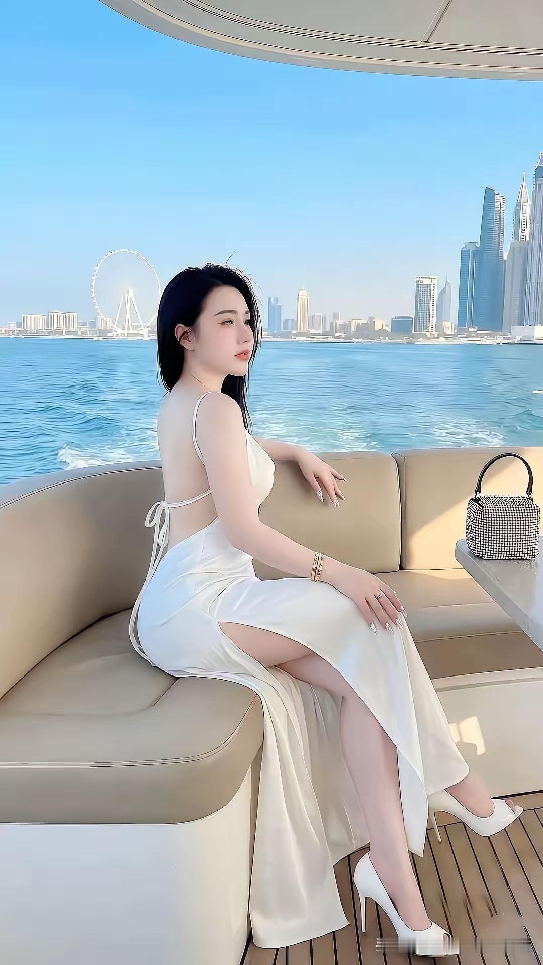 从图片背景你能看出这是哪里吗？