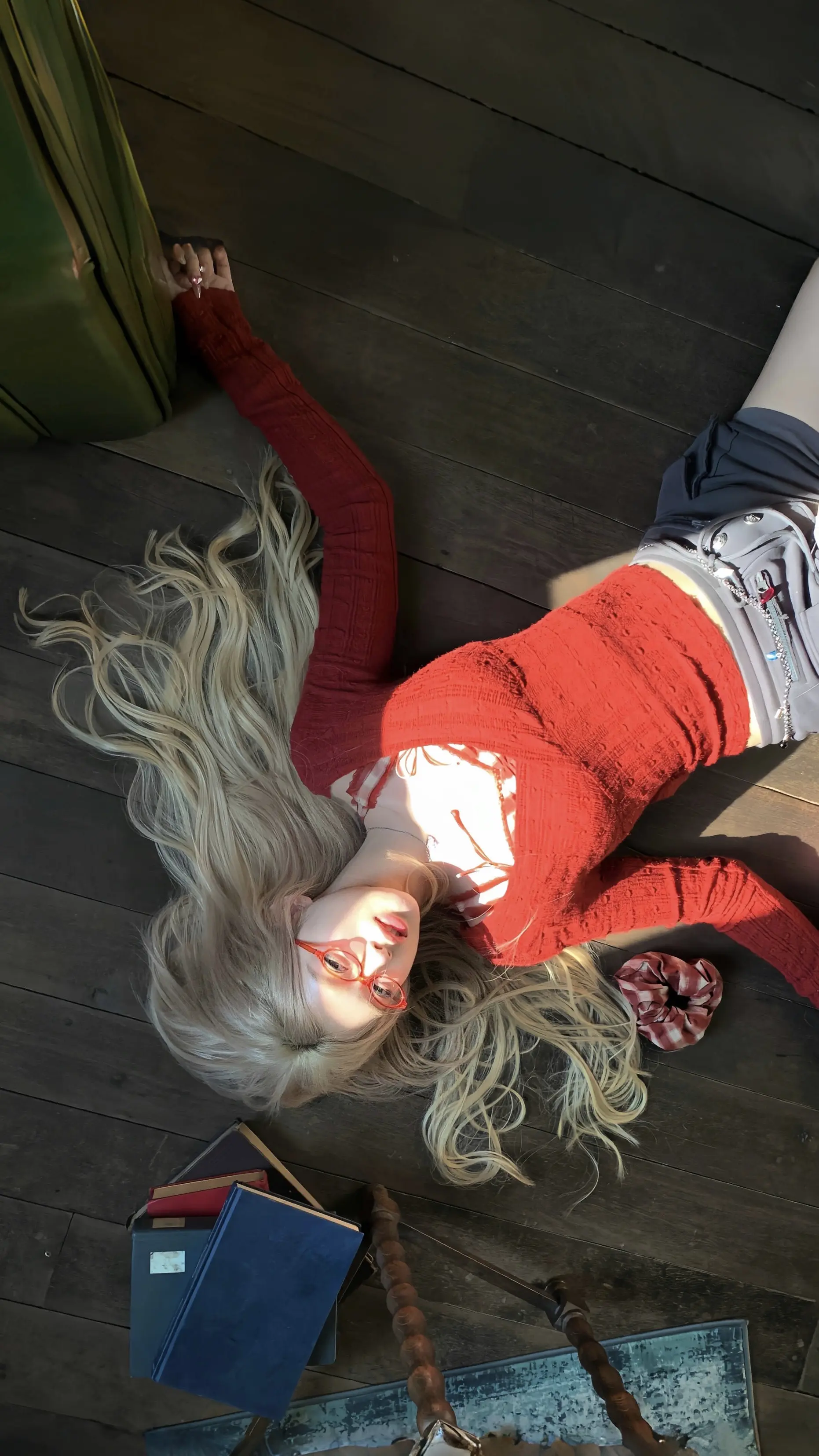 在这情天恨海里 哪里是我们的天上人间。