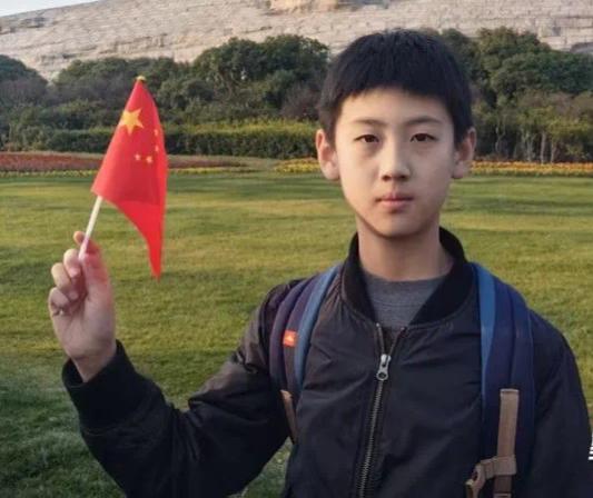 14岁少年正式评定为见义勇为
长沙14岁少年王植兴，暑假在广东惠东海边游玩时，听