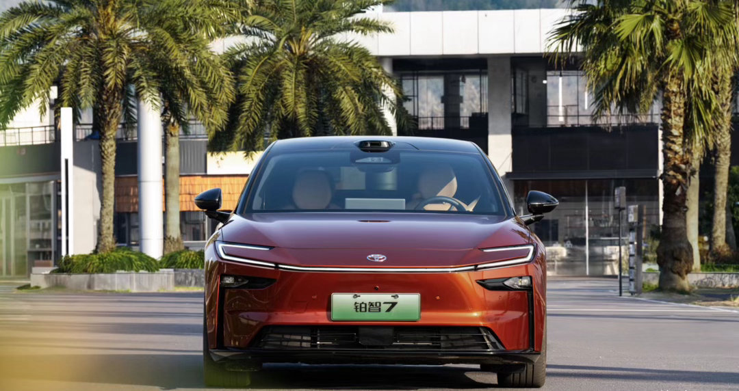 科技大咖抢先验货，丰田铂智7智能王炸来袭！Momenta CEO曹旭东亲测体验，