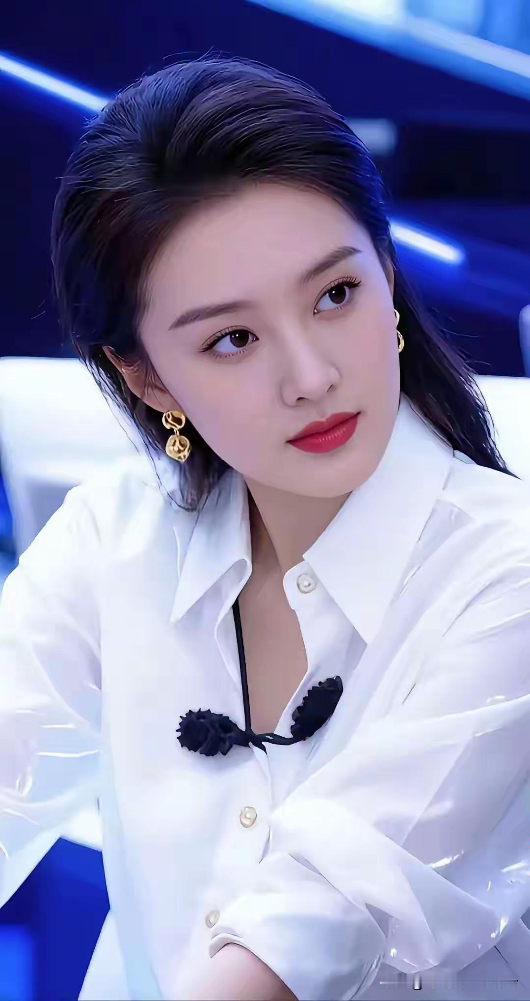 人生路遥皆平凡，
景美莫乱采花玩。
红颜非菜勿轻犯，
戒烟养习身自安。
赌博荒诞