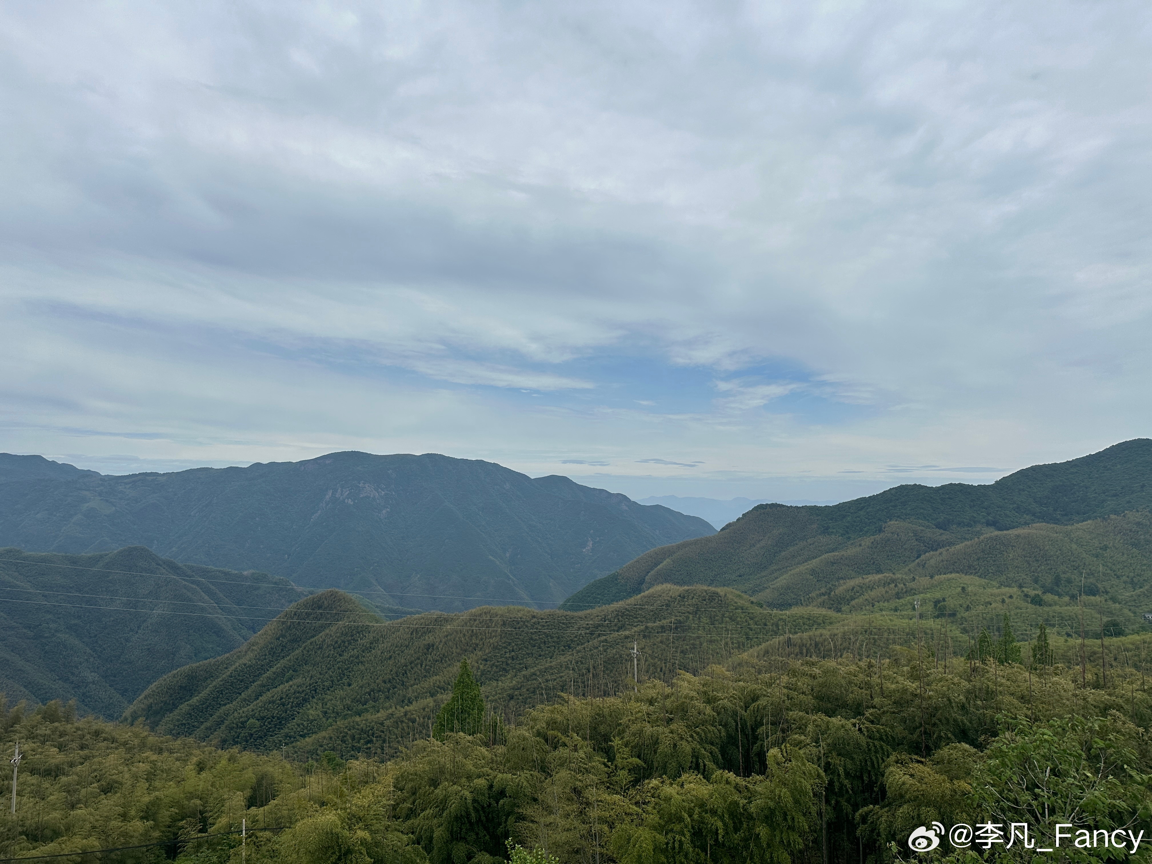 被昨晚那座大山影响了 今早就一直想念叨那句“人心中的成见是一座大山”～但…“真正