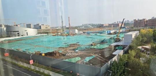 人大通州监工
国庆假期期间中国人民大学通州校区进度
1-3图书馆，4-5东一宿舍