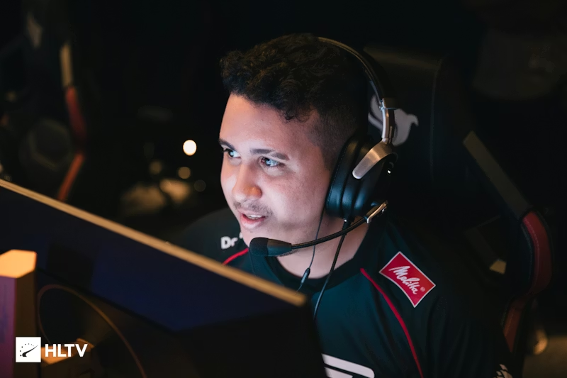 官宣：paiN正式签下piriajr