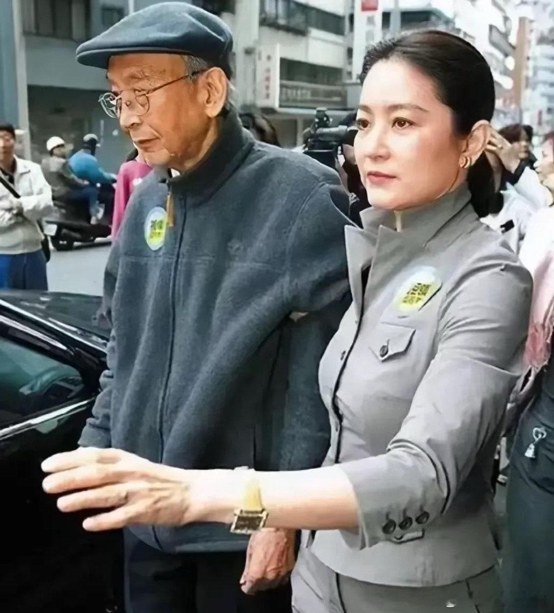 难得一见的照片，林青霞很飒爽利落 ​ ​​​
