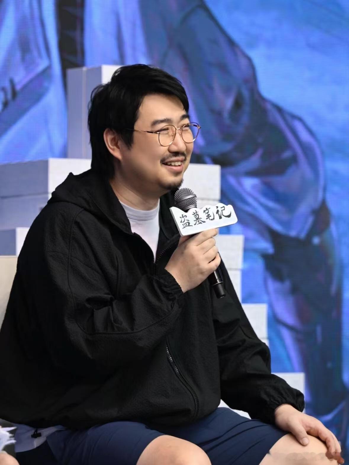 南派三叔说自己在内娱名声很臭 这番自我调侃看得人感慨万千，身处舆论中心多年，清楚