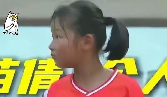 全场独一份的女球员！这支少年队夺冠太亮眼
最近这场国际青少年足球赛看点拉满，咱们