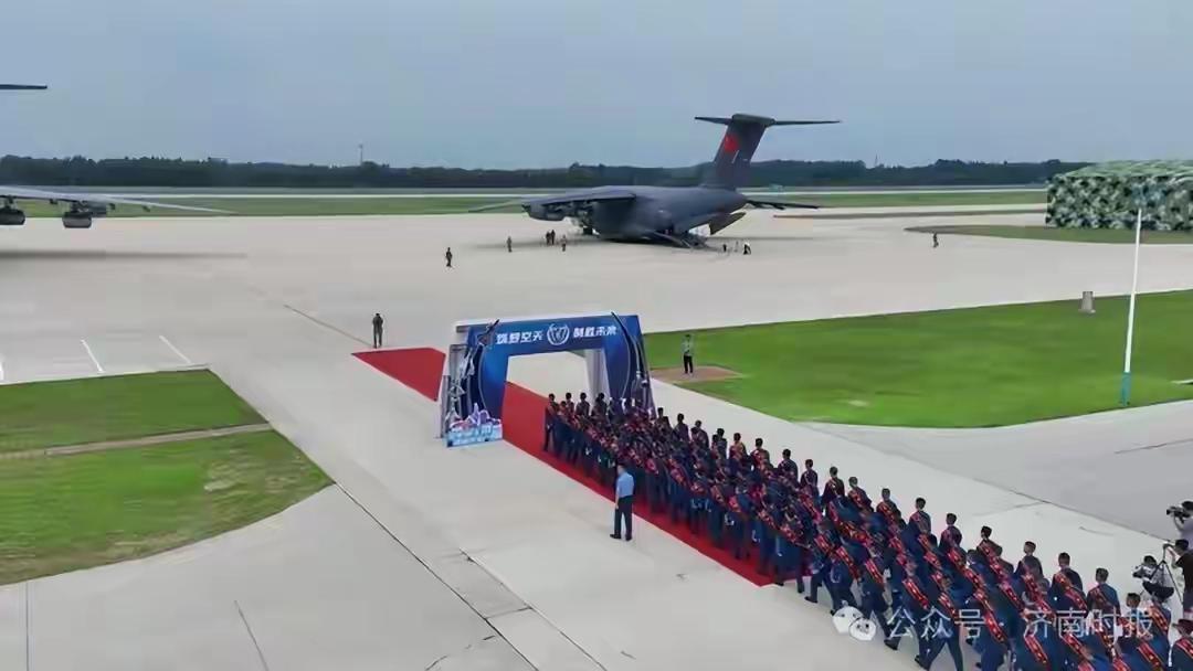 空军将安排运—20接新生报到！
          近日空军发布消息，为激励新录