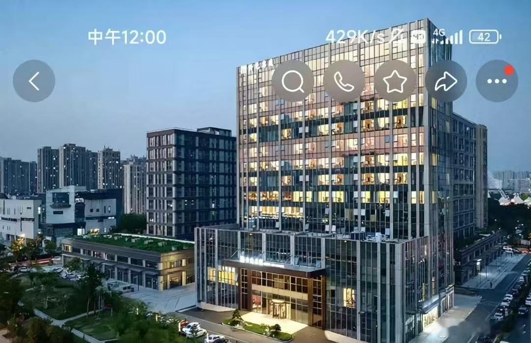 身边好多朋友都在参与这个答题活动，大家互相分享、一起讨论，氛围特别好。没有繁琐的