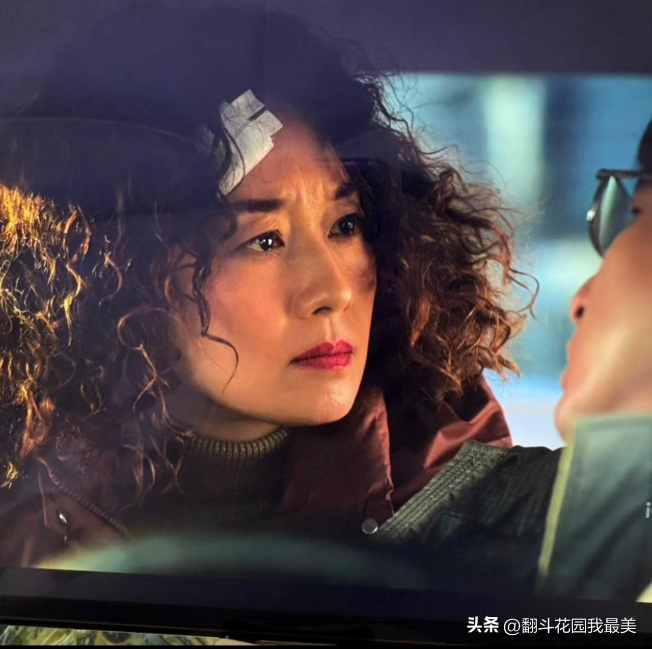 我闺蜜看完《余洪旧事》最新几集，

突然冷不丁说了句：“这女的s老公，

怎么感