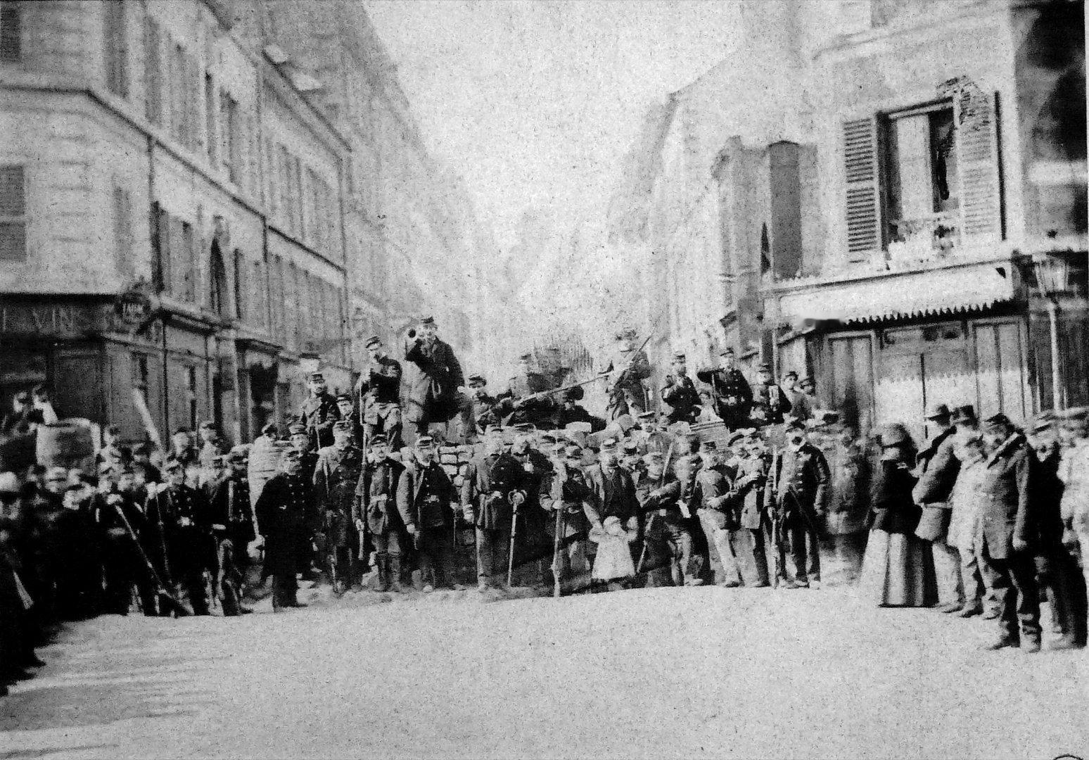 飞扬军事[超话]1871年3月18日，巴黎公社革命爆发！ ​ ​​​