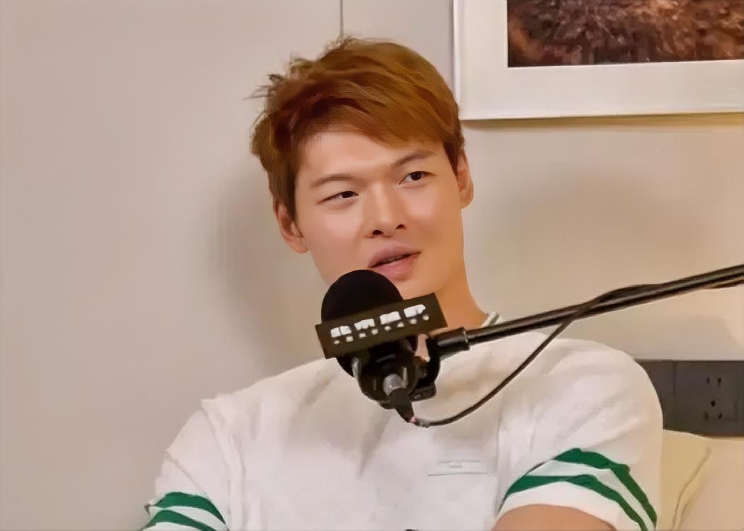 上海男篮巨星王哲林真是追悔莫及。近日，王哲林接受媒体采访，谈及2016年被灰熊选