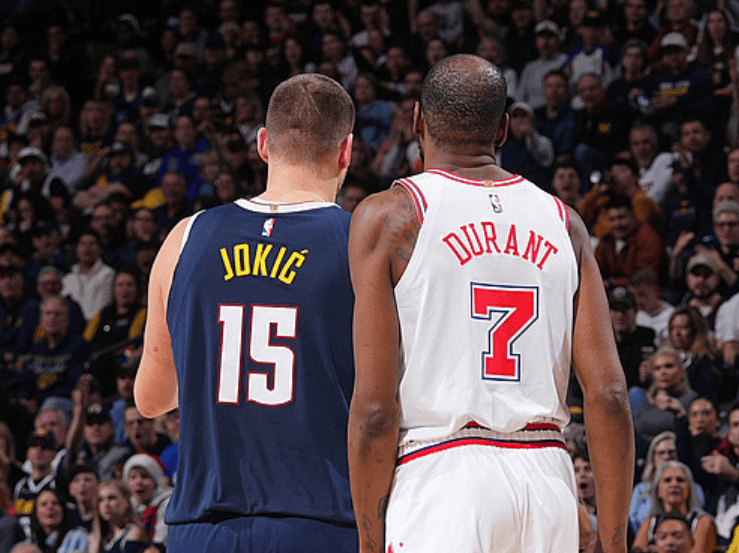 约基奇：杜兰特是传奇，他不需要什么空间就能投进关键球