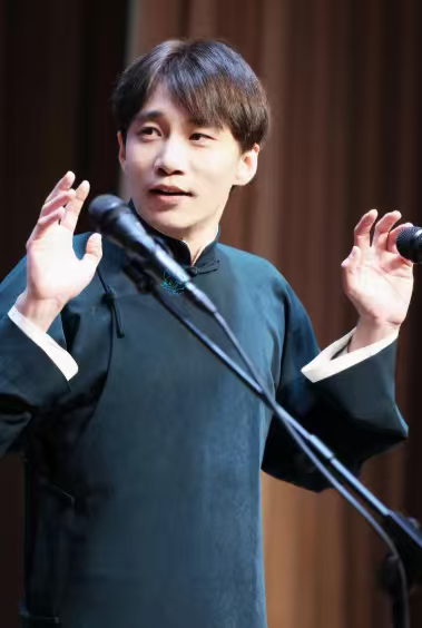 何九华宣布当爸谈及二胎心愿直言还想要女孩，温柔三观圈粉无数，尽显满满的女儿奴本色