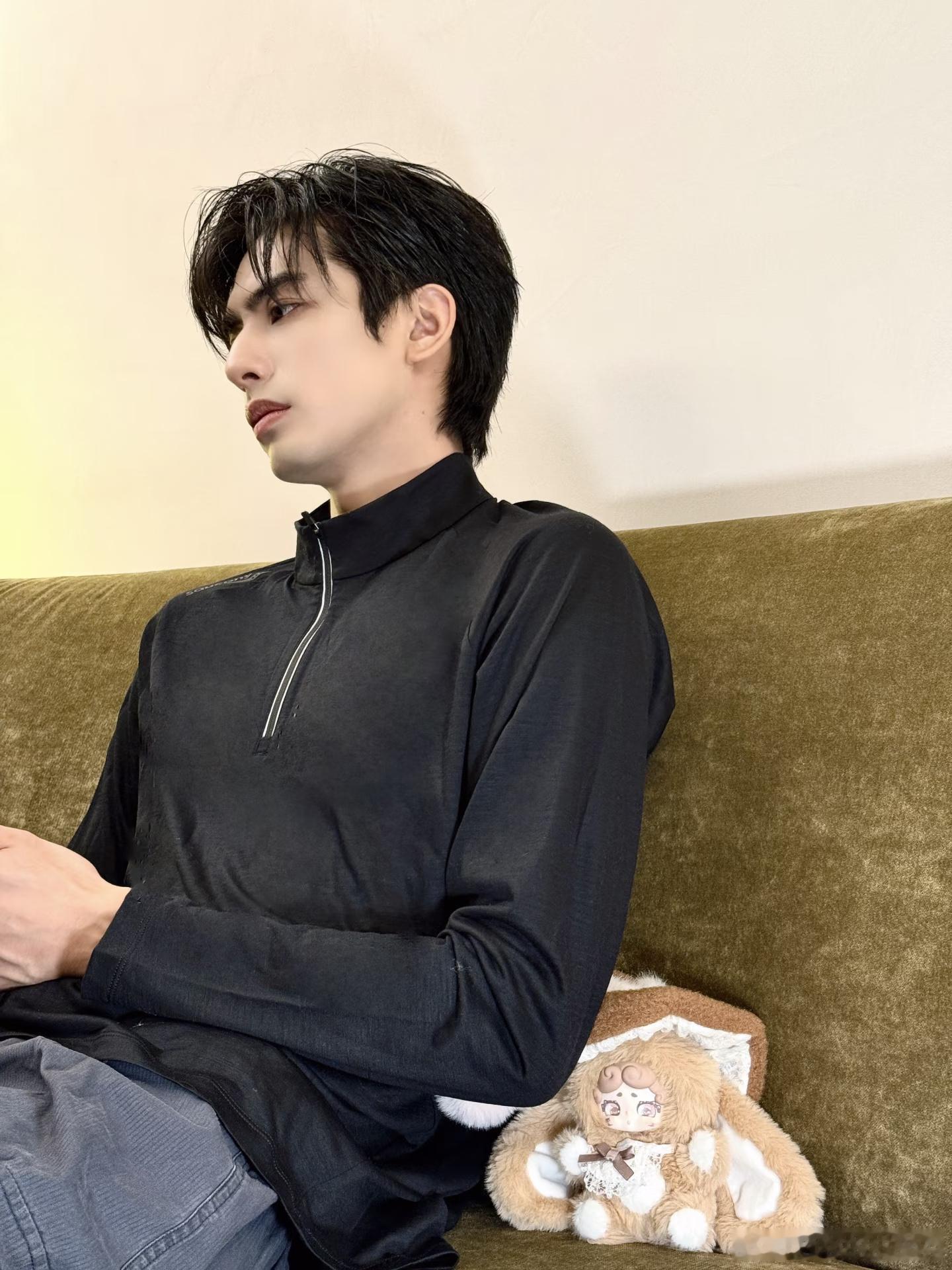 宋威龙[超话]宋威龙陈异 swl宋威龙野狗骨头 真.行走的衣架---宋威龙 ​​