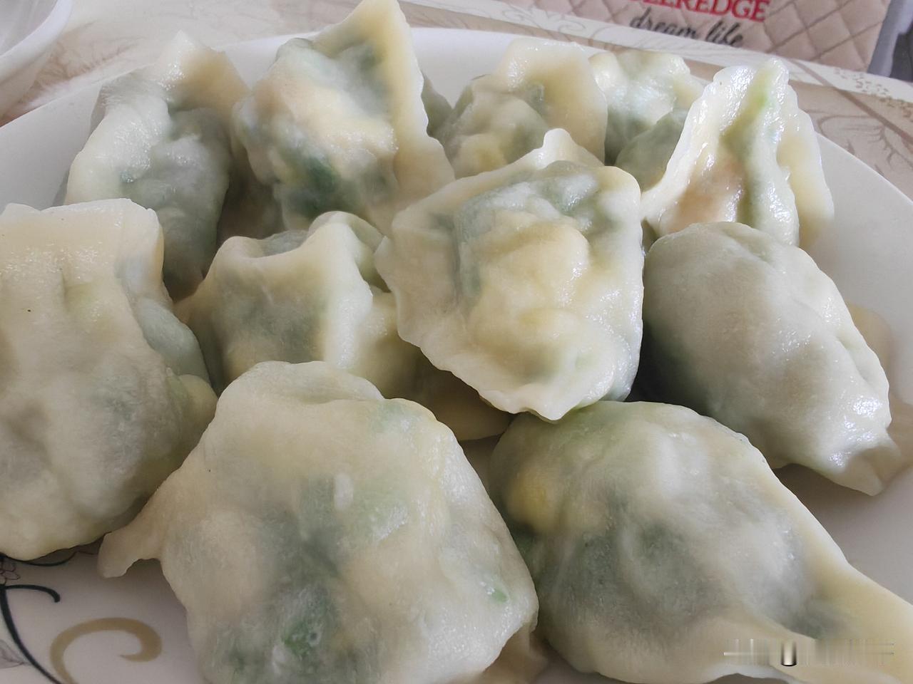 我还可以，对面食品种比较喜欢！像馒头、面条、饺子都爱吃。