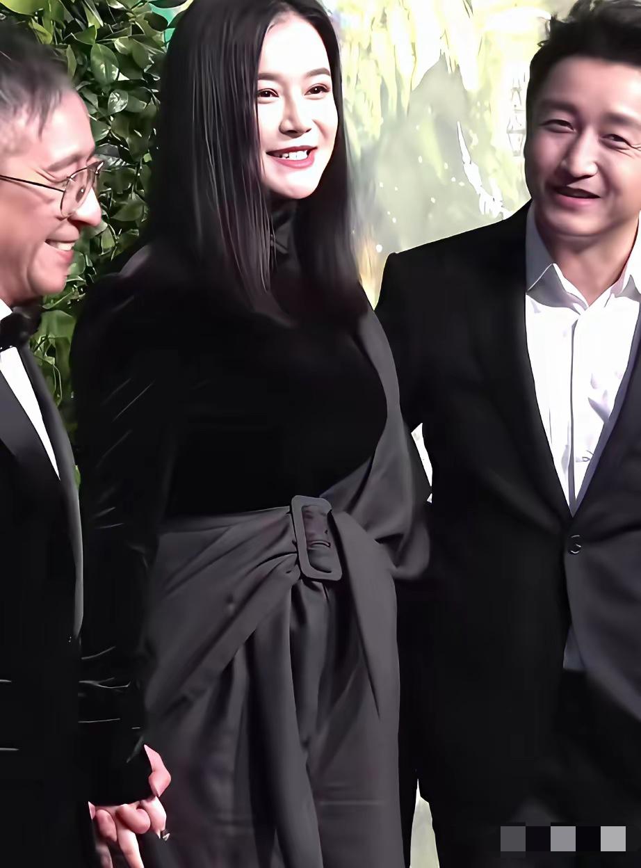 邹市明夫妇在上海新天地开的这个超豪华拳馆，那可真是“亲戚总动员”啊！别的不说，就