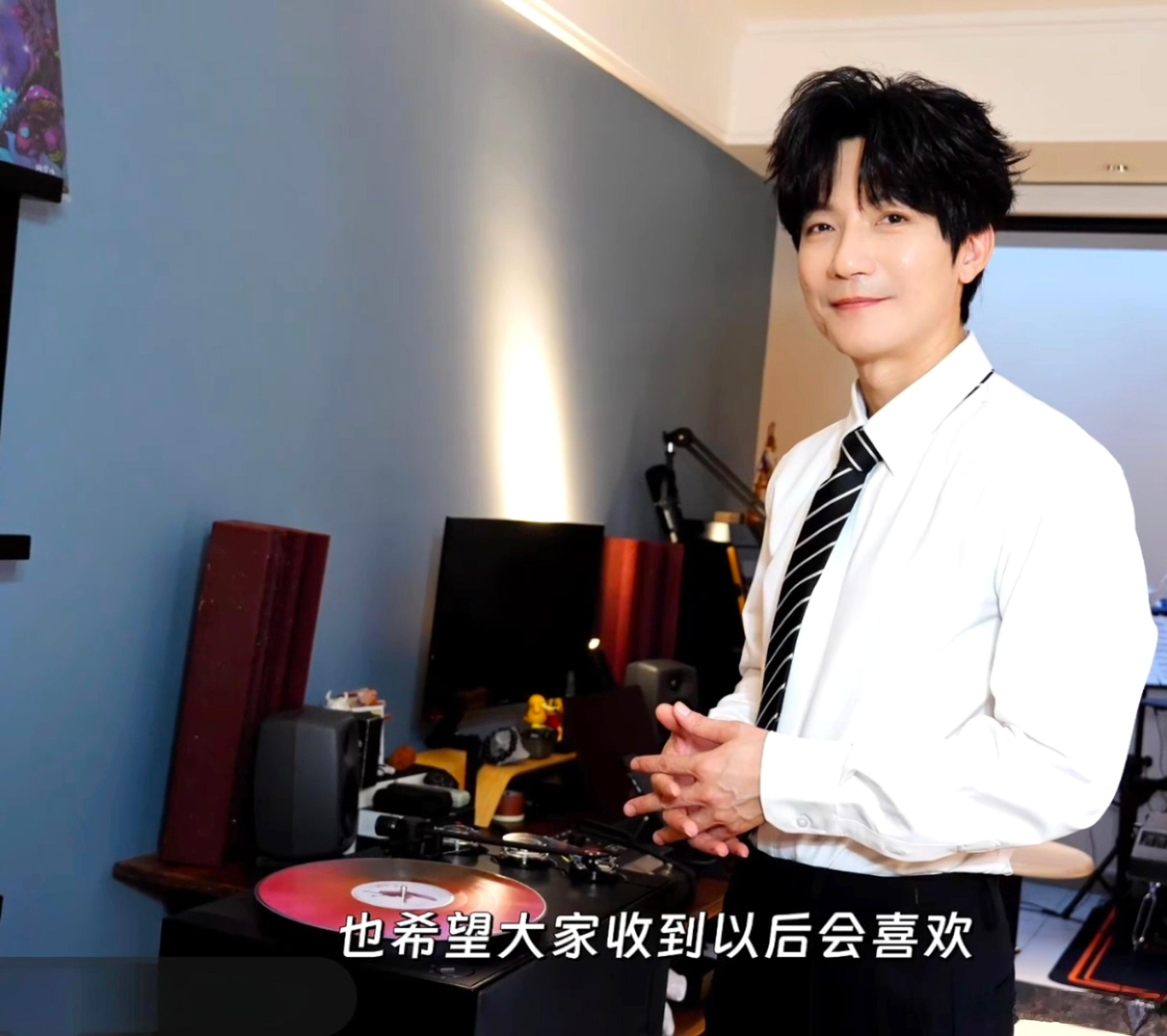 喜欢喜欢喜欢，这么用心，诚意满满的作品，超级喜欢陈楚生实体lp荒芜之境[音乐]陈