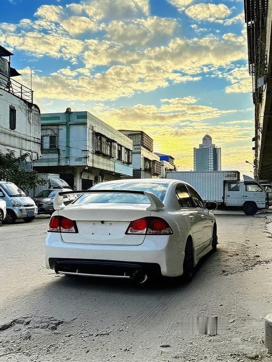 自己喜欢的车就别问别人好不好了