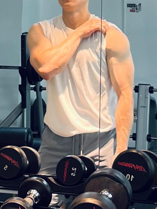 30岁｜172cm ，74kg