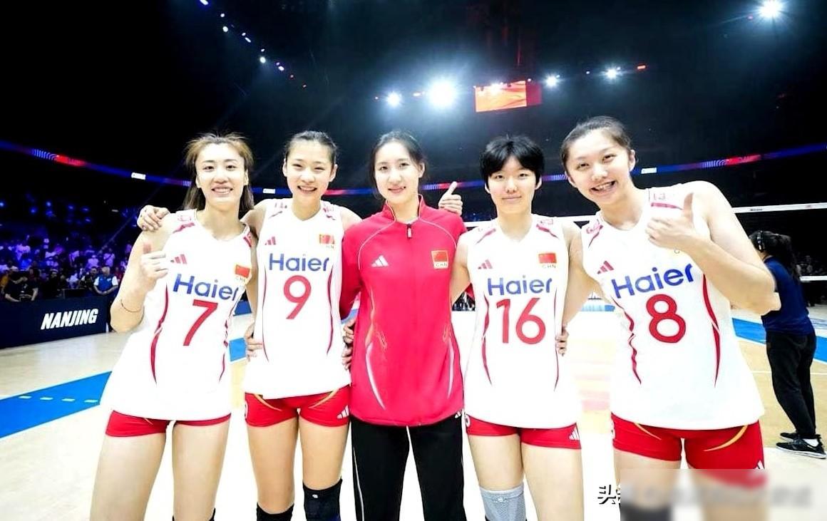 中国女排5大副攻，1人被抛弃，1人场场首发，1人从替补打上首发，这话听着有点狠，