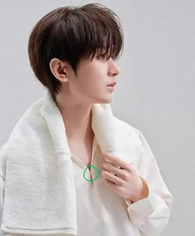 成毅又悄悄改衣服！一件衣服，模特和成毅穿上完全两副模样！