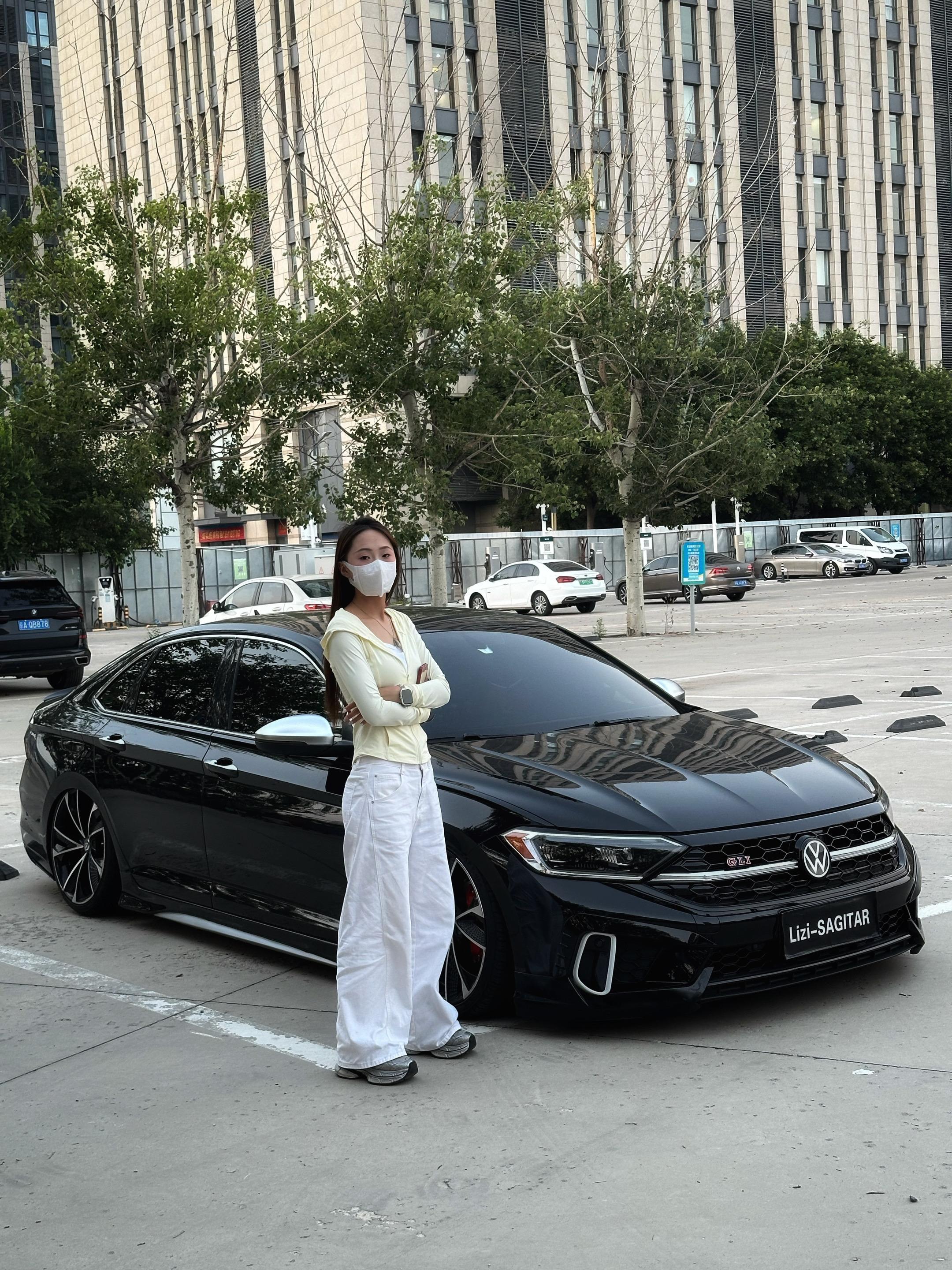 到底要走多少弯路 才能为以后的幸福铺路。