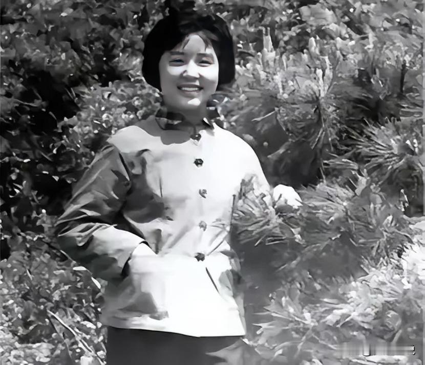 1969年，17岁的女知青张梅香被领导叫到办公室，一把将她抱住，绝望之际，她没有