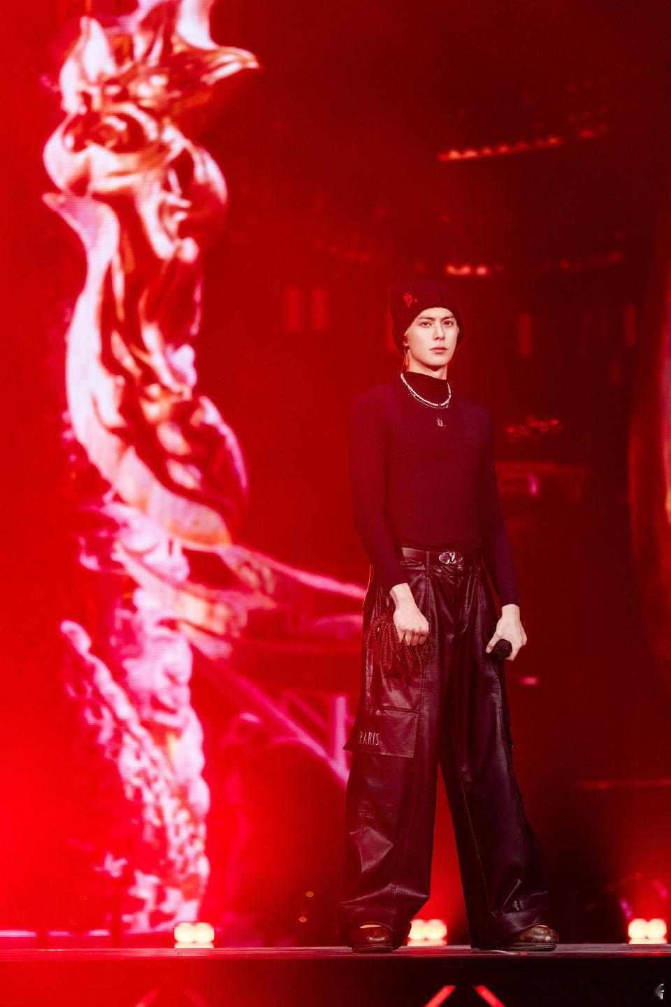 王鹤棣DPARTY演唱会 今晚D.PARTY演唱会即将拉开帷幕，下午直播分享演唱