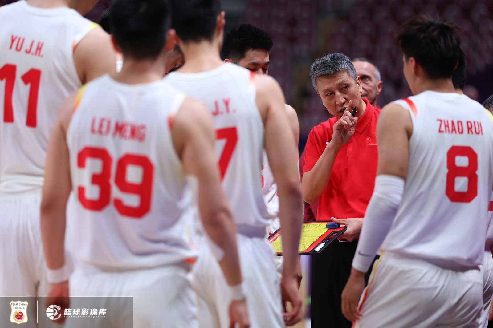 媒体人：中国男篮已平安抵达冲绳 世预赛中日对决是2.26晚间18:05