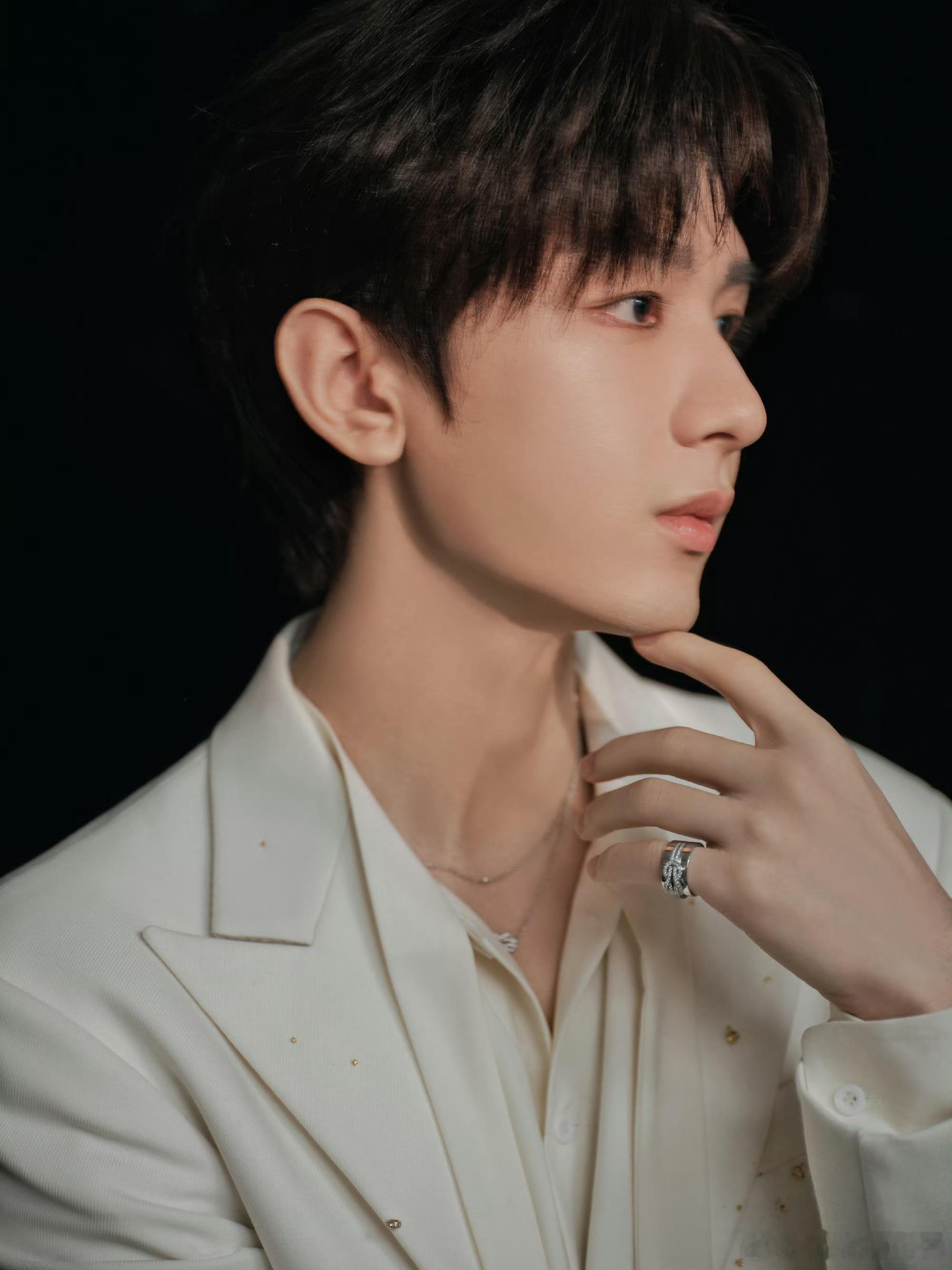 T成毅天地剑心cy成毅王权富贵成毅，愿所有繁华皆入你眼，所有烦恼自行消散，愿你星