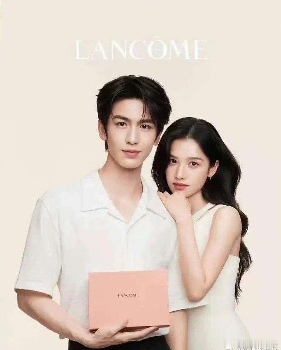 张凌赫和张婧仪是不是要有什么新的合作了呀？还拍了这样的照片 ​​​