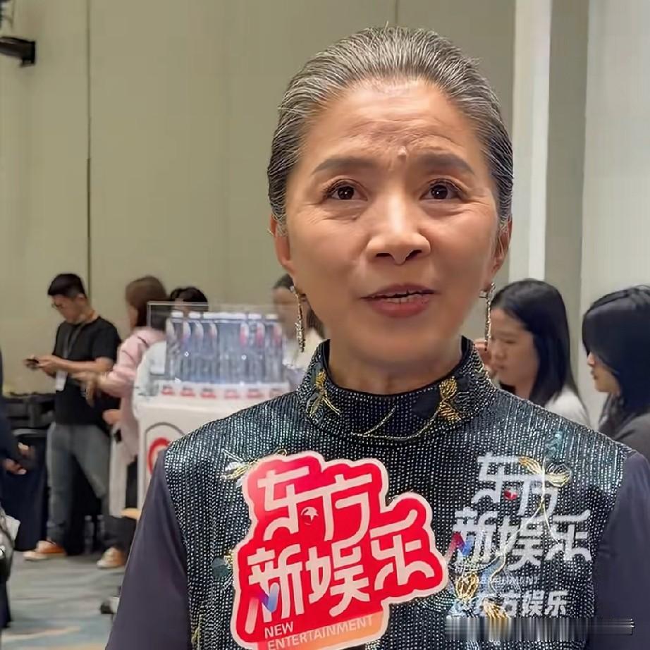 当记者采访老演员迟蓬时说:“对待儿子和媳妇的问题，你觉得你会怎么样”？迟蓬说:“