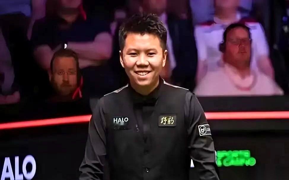 25秒，必须出杆。
斯诺克这是要疯啊。
这不是在打球，这是在逼人上刑场。
以前看