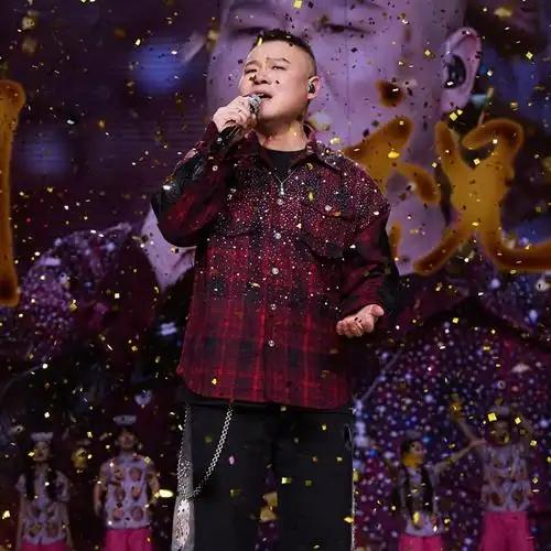 岳云鹏说相声的，为什么开演唱会？分析一下

1. 岳云鹏从小热爱唱歌，开《非要唱