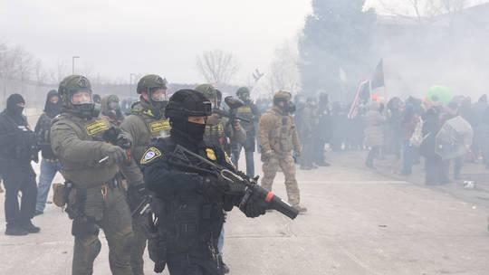 据《华盛顿邮报》周日援引美国国防部官员消息，五角大楼已下达指令，要求约1500名