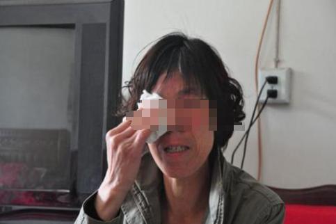 同学聚会，闺蜜说我前男友过得很惨，跟我说：“可能你当初不跟他分手他就不会这样了。